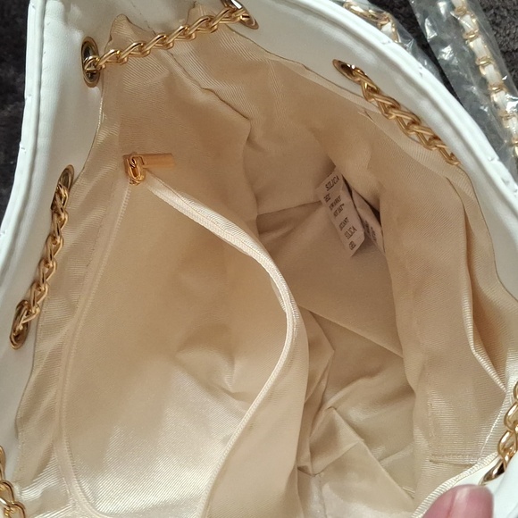 White Quilted Shoulder Bag - Picture 5 of 9